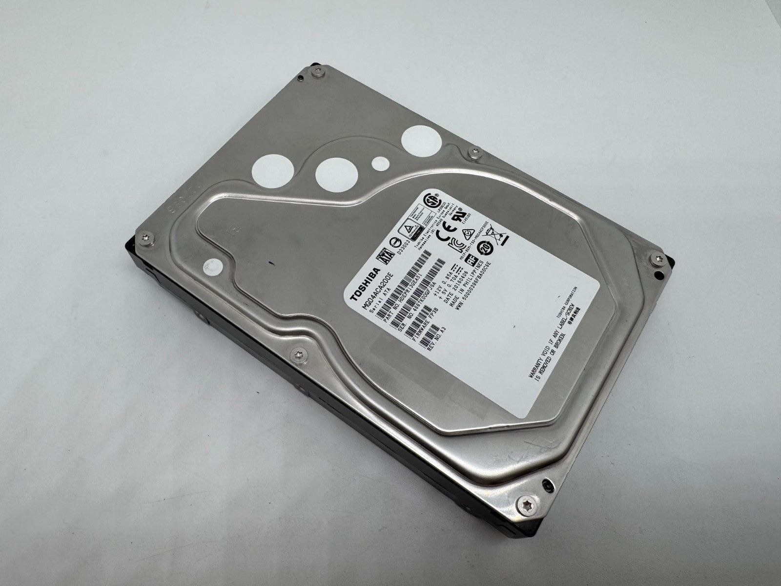 Toshiba MG04ACA200E Festplatte 2TB intern 3.5" SATA3 7200rpm NAS-geeignet 24/7