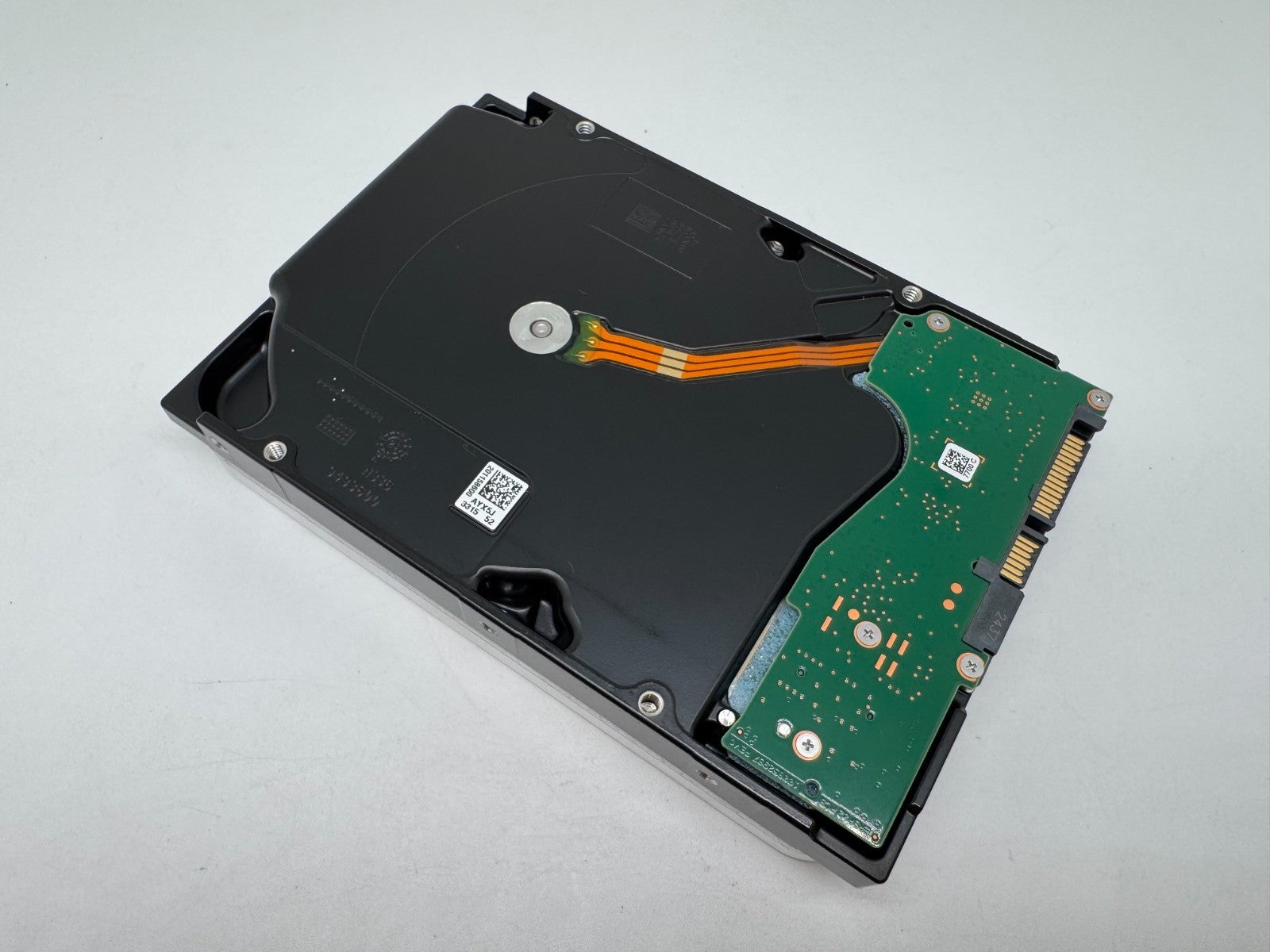 Seagate Exos X18 16TB interne Festplatte ST16000NM000J 3,5 Zoll SATA3 -7ZM
