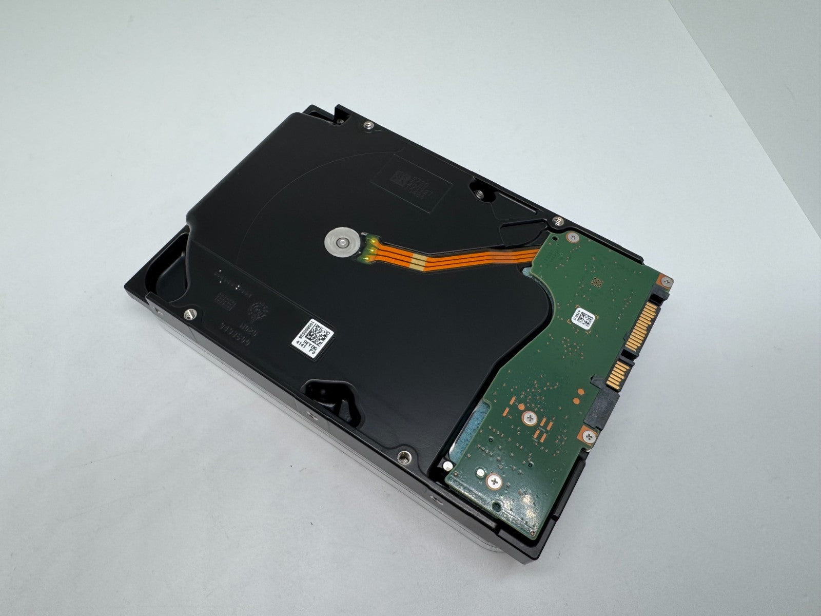 Seagate IronWolf Pro NAS HDD ST16000NE000 - 16TB 3,5 Zoll SATA3 CMR 16 TB