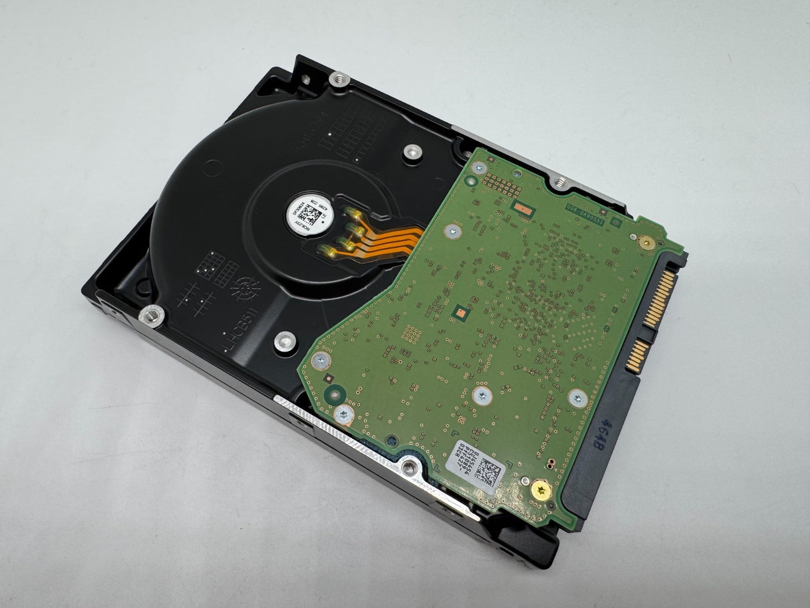 Western Digital Ultrastar DC HC520 12TB 3.5" 7.2K 12G SAS HDD HUH721212AL4200 -N