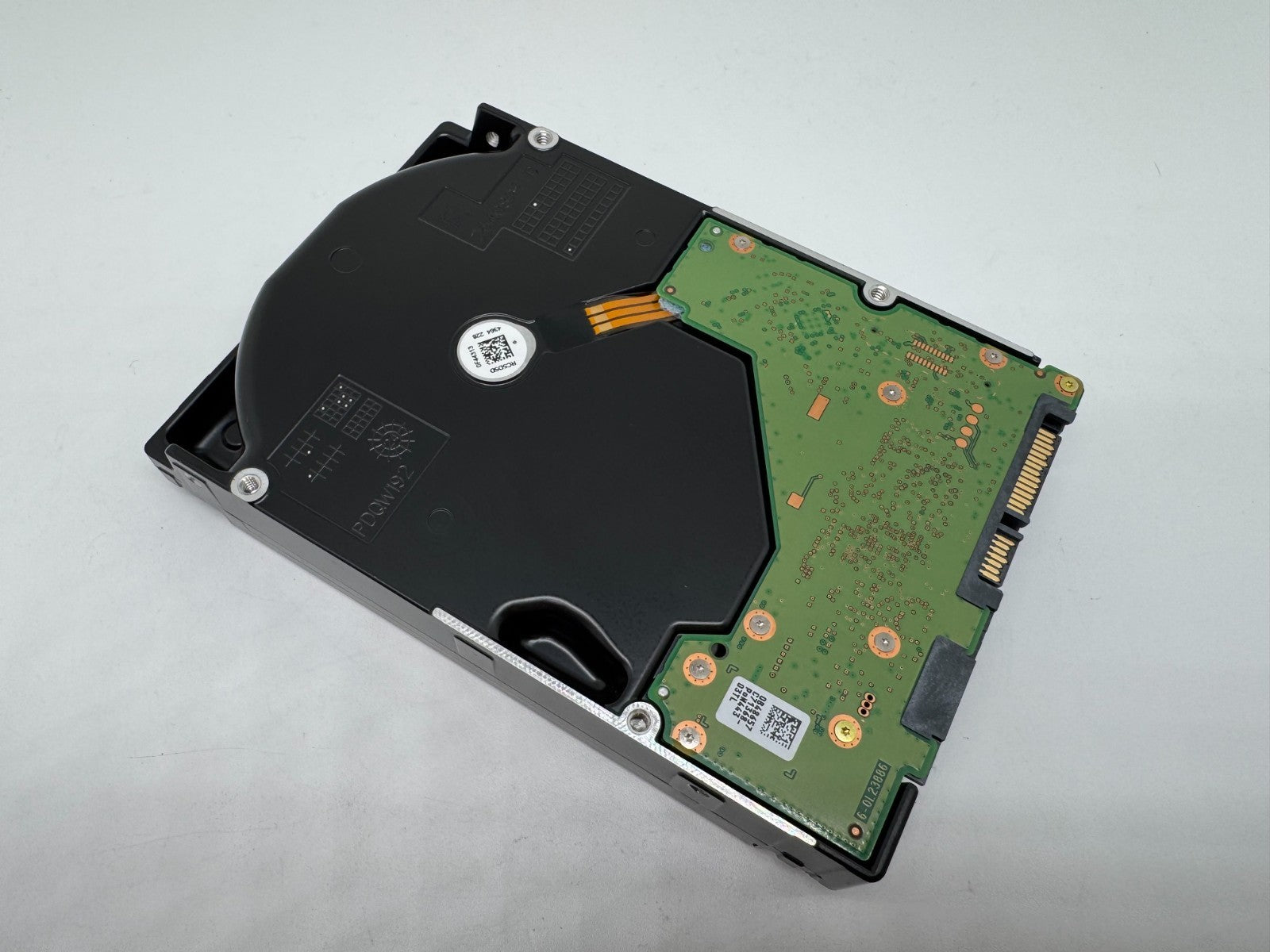 Western Digital WD140EDGZ interne Festplatte 14TB 7200upm SATA3 HDD 3,5 Zoll