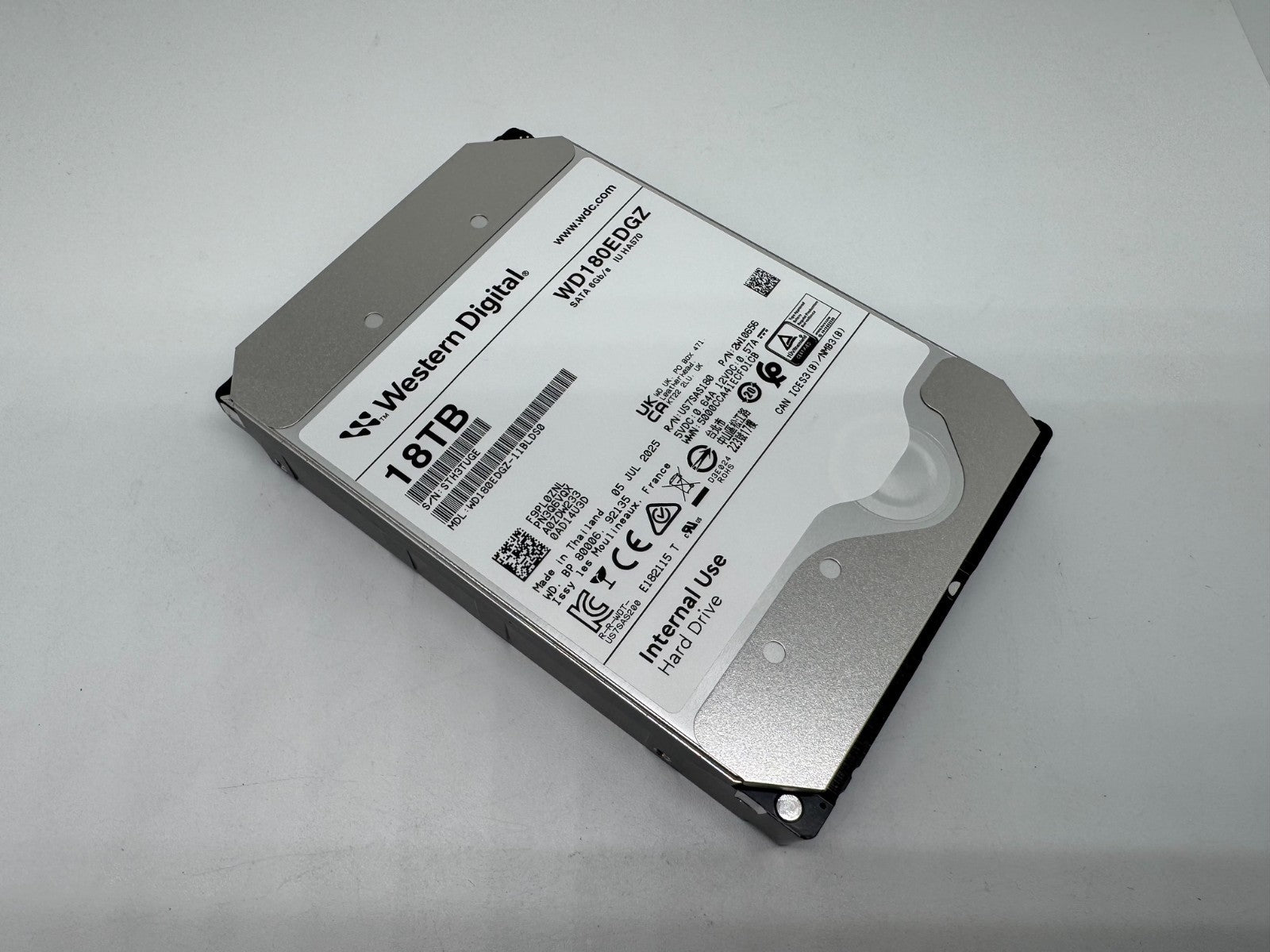 Western Digital WD180EDGZ interne Festplatte 18TB 7200upm SATA3 NAS 3,5 Zoll