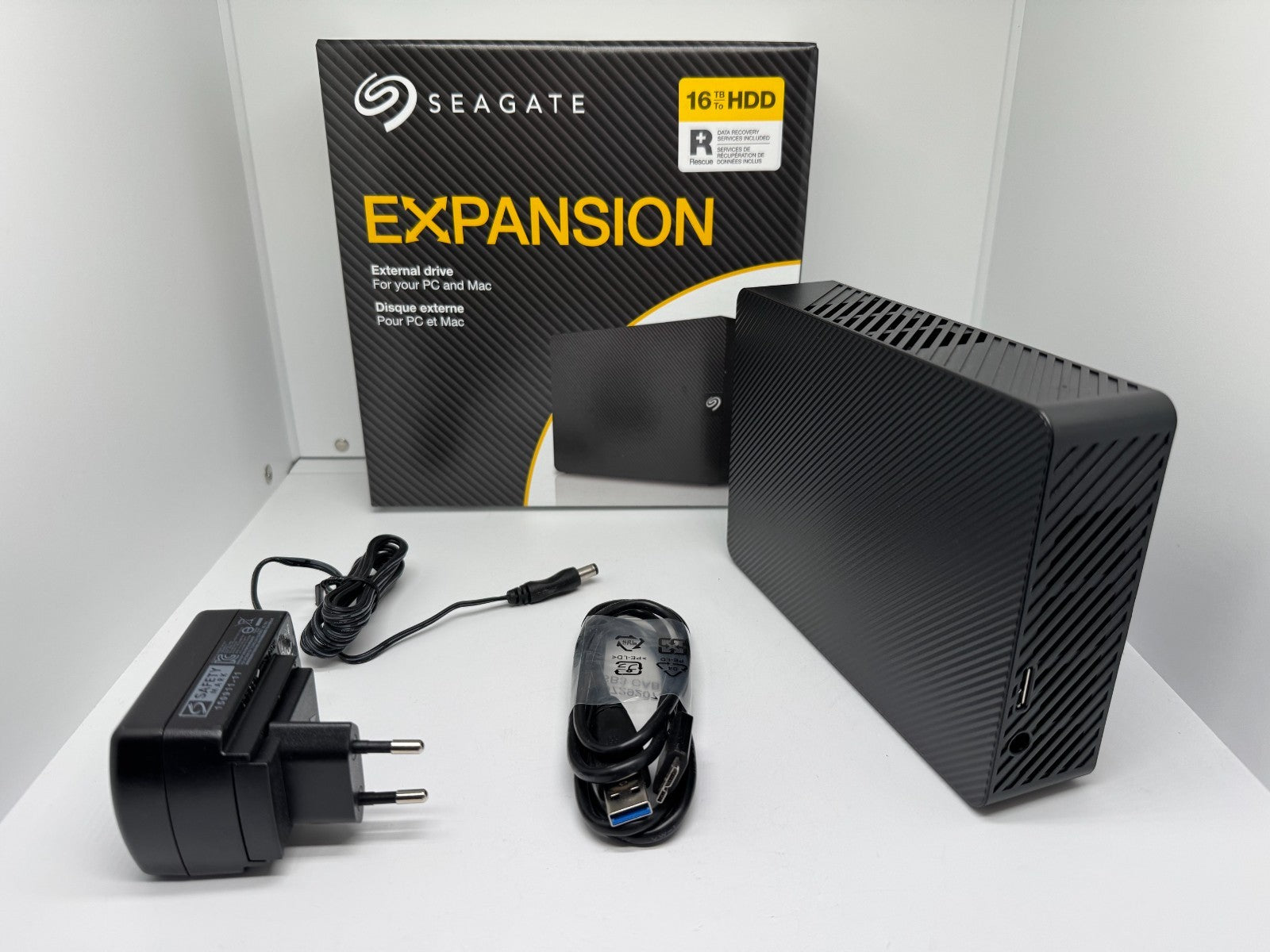 Externe 16TB Festplatte im Expansion Desktop Gehäuse 3,5 Zoll USB 3.0 -94P