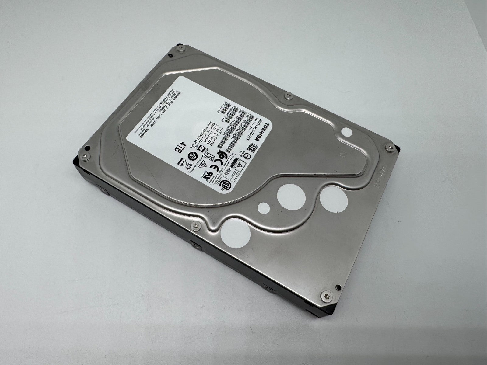 Toshiba MG04ACA400EY Festplatte 4TB intern 3.5" SATA3 7200rpm NAS-geeignet 24/7