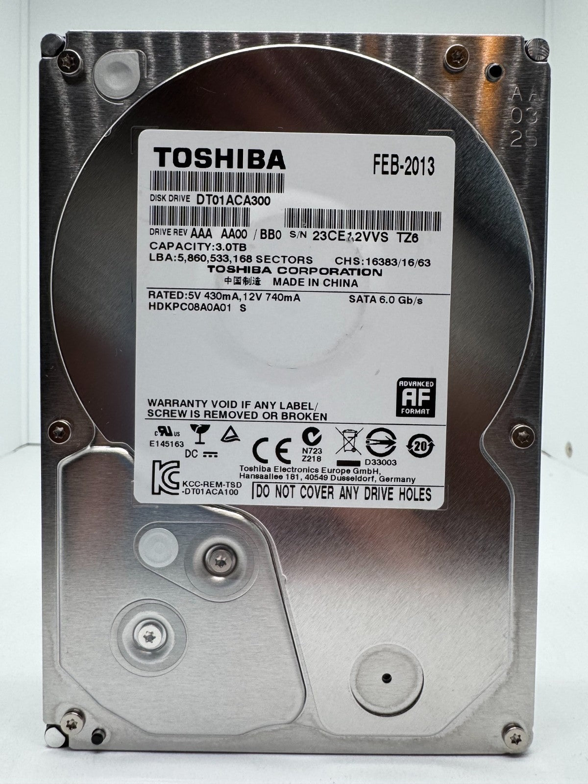 Toshiba DT01ACA300 Festplatte 3TB intern 3.5" SATA3 7200rpm 3TB Desktop HDD -VVS