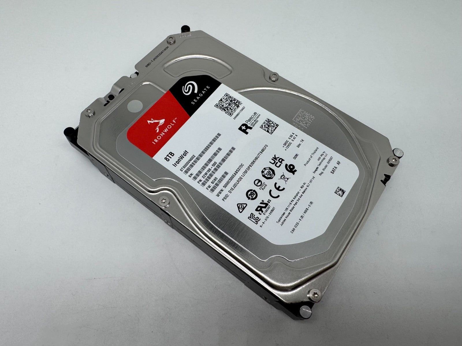 Seagate IronWolf ST8000VN002 NAS HDD - 8TB 3,5 Zoll SATA3 CMR 8 TB