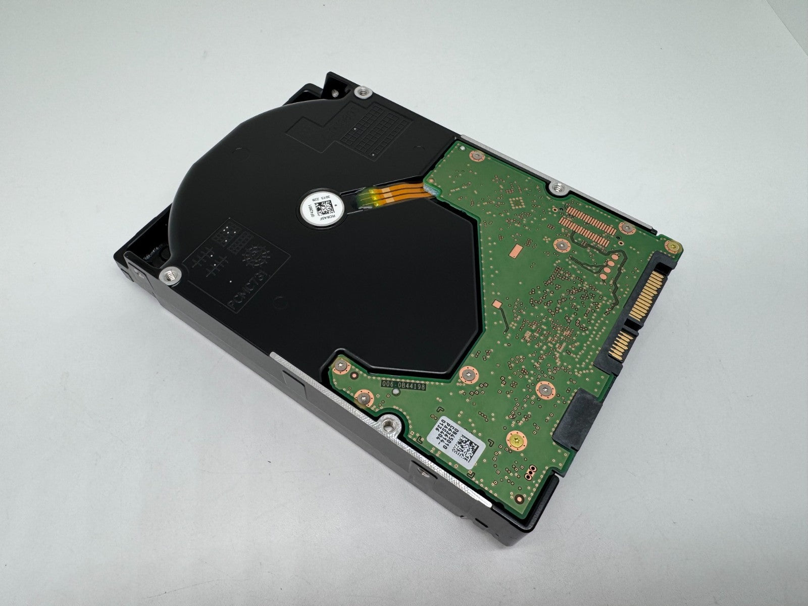 Western Digital WD160EDGZ interne Festplatte 16TB 7200upm SATA3 HDD 3,5 Zoll 08J