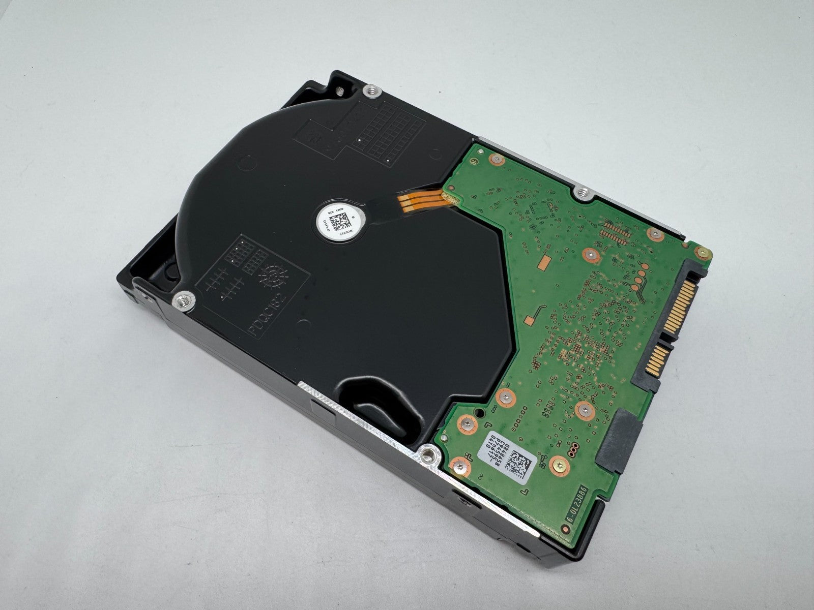 Western Digital WD120EDGZ interne Festplatte 16TB 7200upm SATA3 HDD 3,5 Zoll KYN