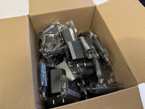 50 Stück Ladegerät Netzteil Netzstecker Ladeadapter 5V 1A Charger weiß schwarz