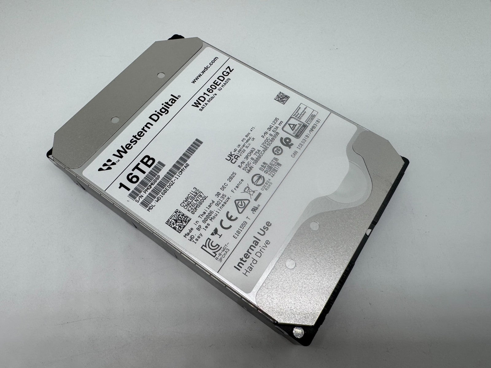 Western Digital WD160EDGZ interne Festplatte 16TB 7200upm SATA3 HDD 3,5 Zoll 08P