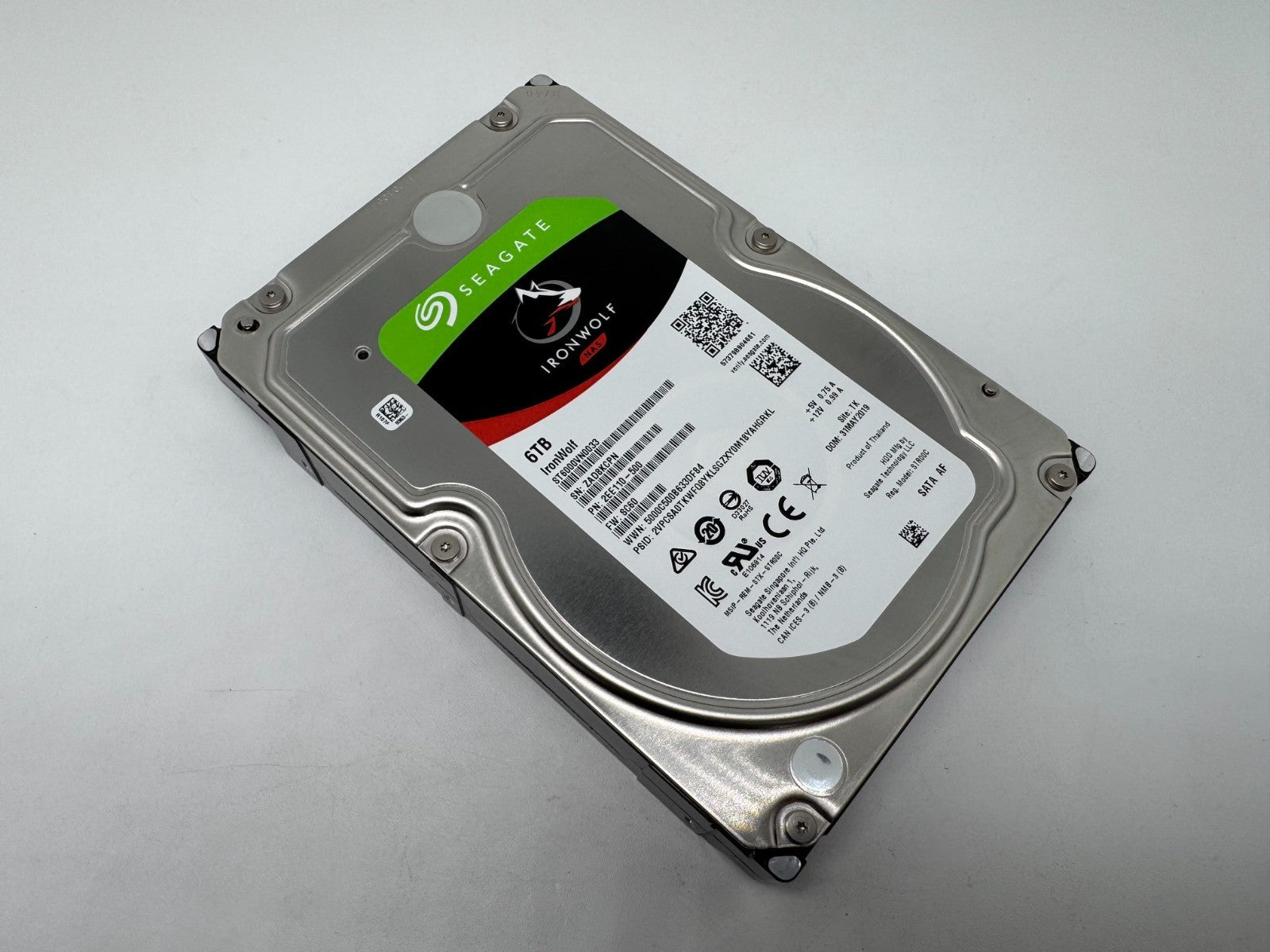 Seagate IronWolf ST6000VN0033 NAS HDD - 6TB 3,5 Zoll SATA3 CMR 6 TB