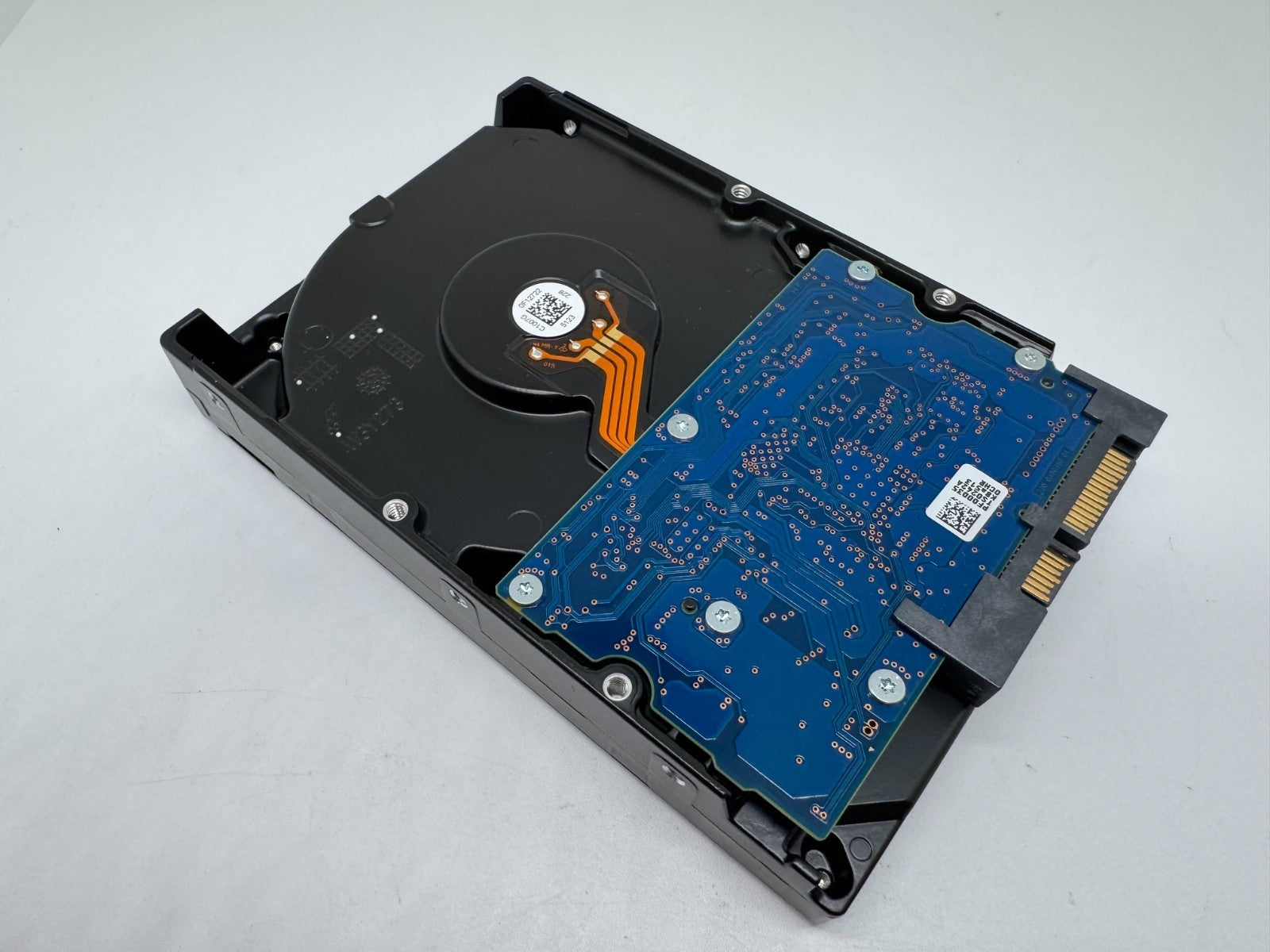 Toshiba DT01ACA200 Festplatte 2TB intern 3.5" SATA3 7200rpm 2TB Desktop HDD -ref