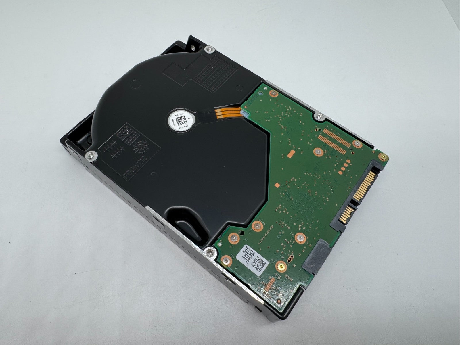 Western Digital WD180EDGZ interne Festplatte 18TB 7200upm SATA3 NAS 3,5 Zoll