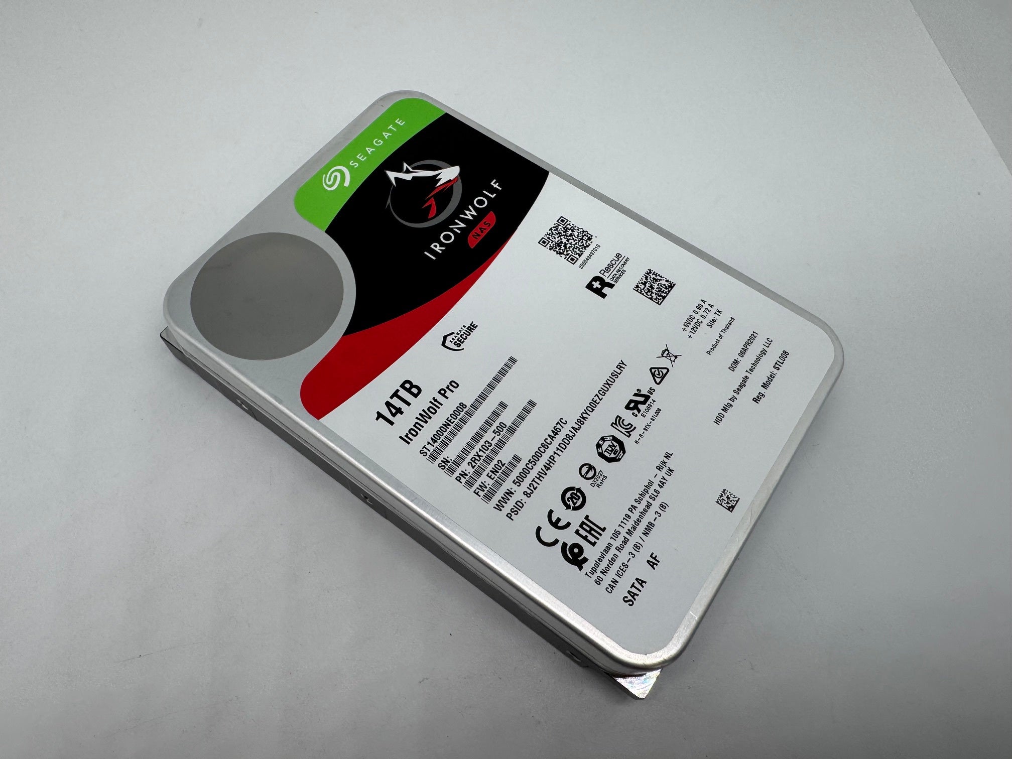 Seagate IronWolf Pro ST14000NE0008 NAS HDD - 14TB 3,5 Zoll SATA3 CMR 14 TB